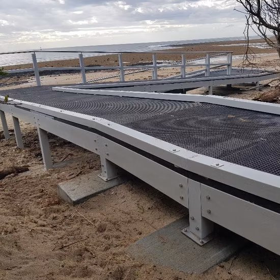 Panneau de grille en plastique en fibre de verre 38x38/40x40mm, grille moulée FRP 30x5 pour pont de bateau/plate-forme de couloir de passerelle